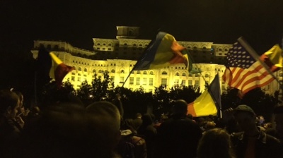 Anti-corruption protesters keep the pressure on Romanian government 